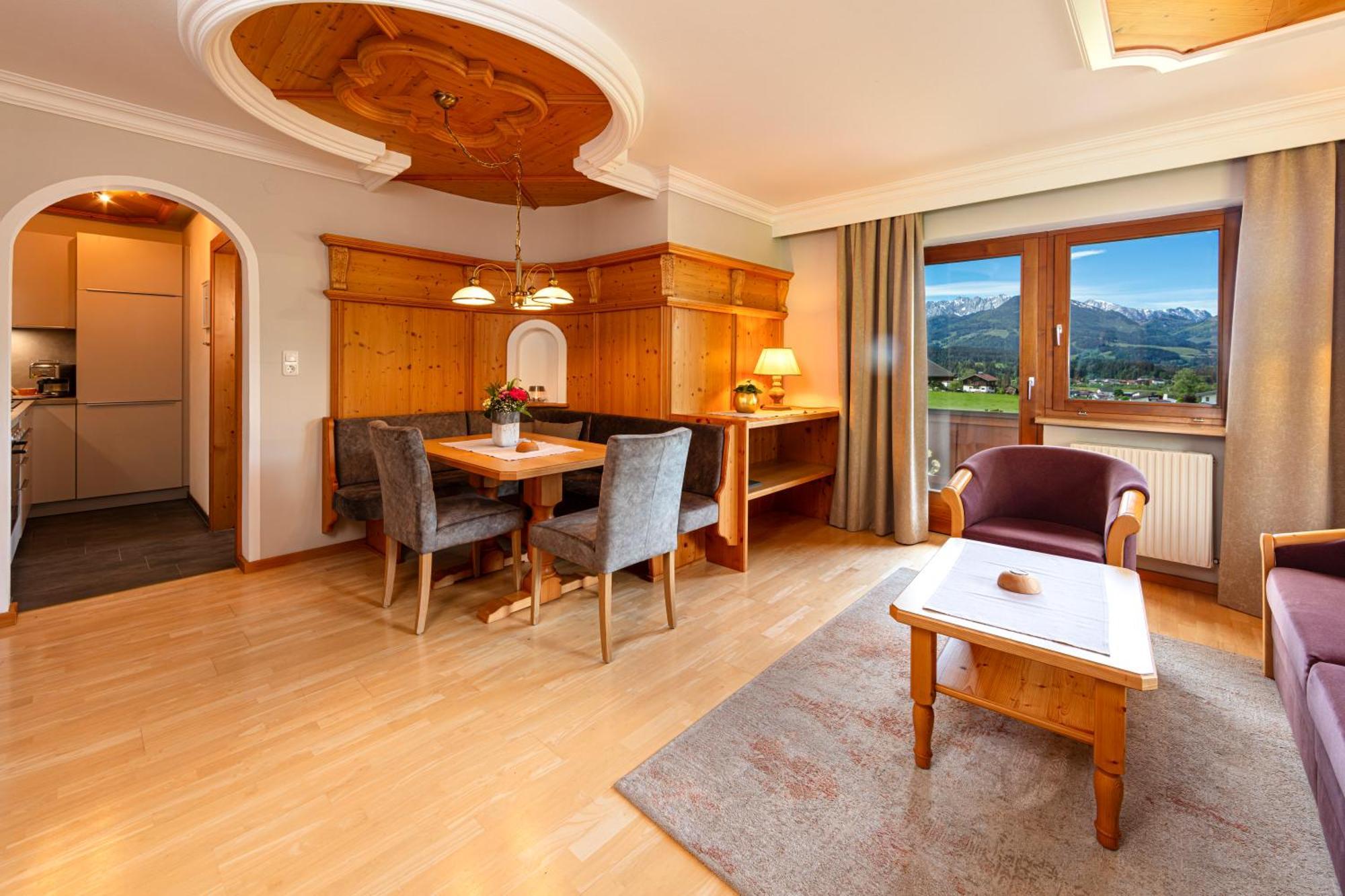Apartments Tirolerhaus Кёссен Экстерьер фото